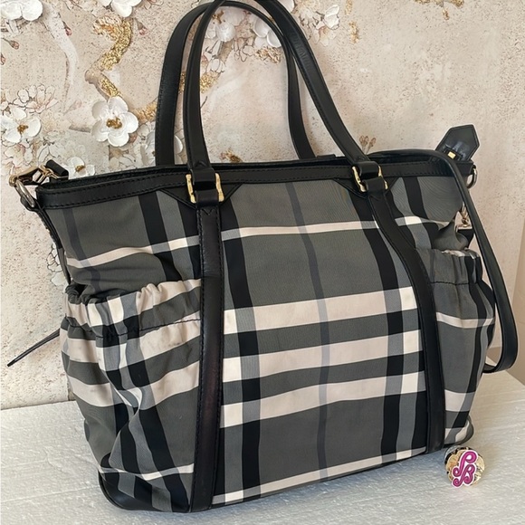 Burberry✨Luxury Nova Diaper or Tote Bag - Picture 3 of 16